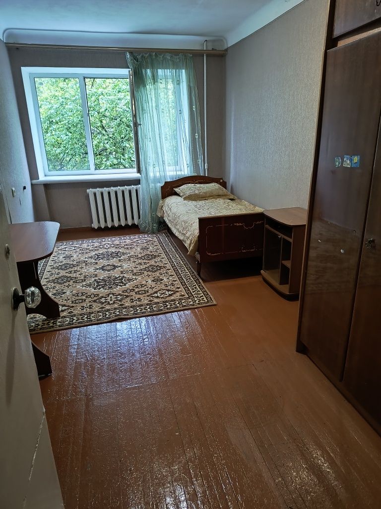 Сдам 2-х  комнатную квартиру ,центр, улица Короленко ,