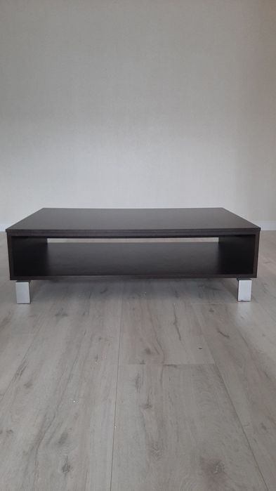 Журнальний столик