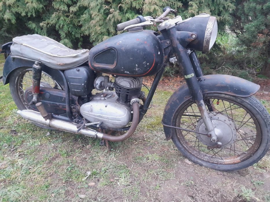 Pannonia TLF de Luxe 250 z 1960 roku do renowacji