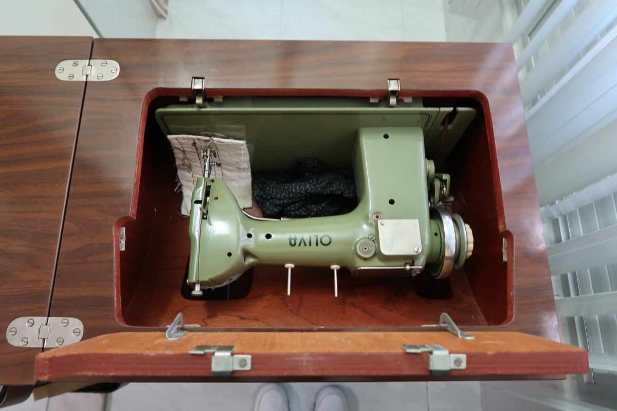 Máquina de Costura a pedal da Oliva