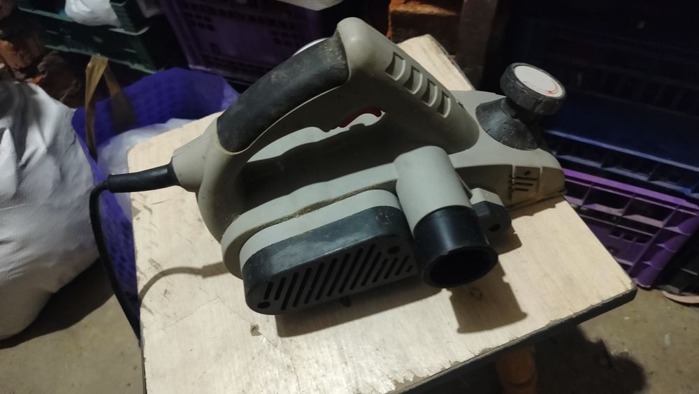 Рубанок FORTE Р3-82    900 вт