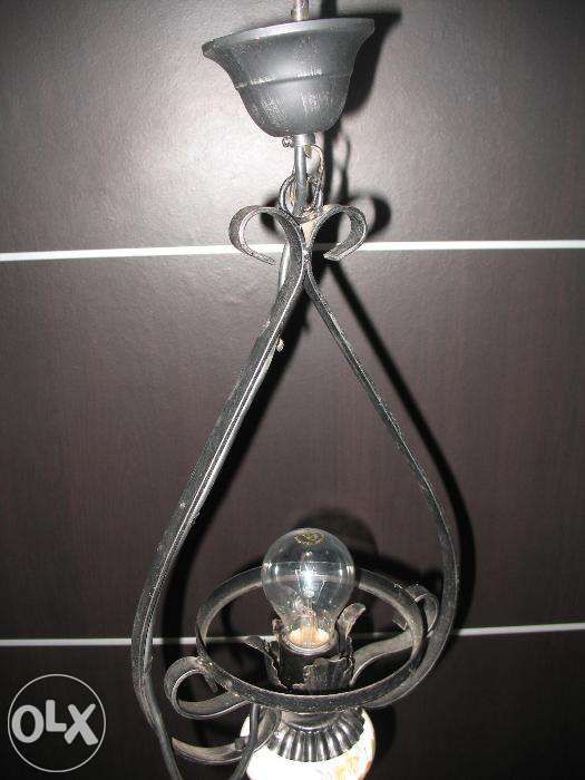 Vende candeeiro em ferro muito bonito