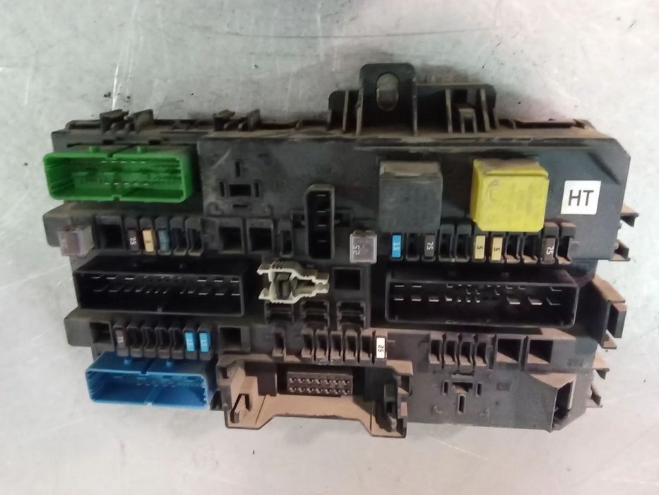 CAIXA DE FUSIVEIS OPEL ASTRA H 04-09 13222173