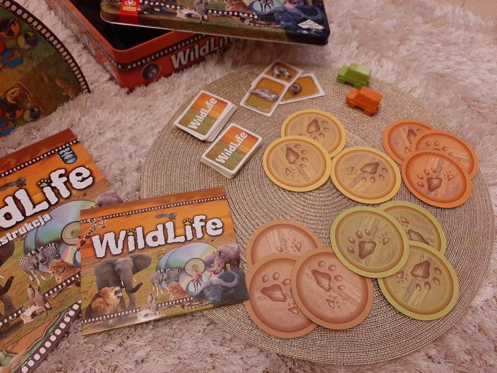 TREFL gra planszowa Wild Life płyty DVD figurki safari parku Serengeti