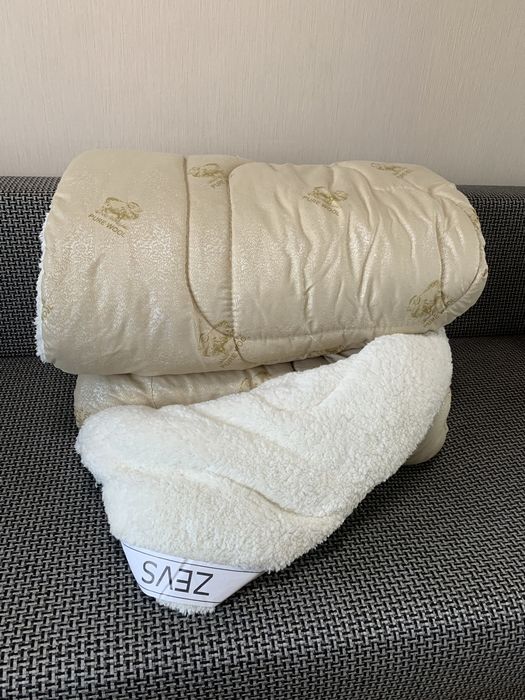 Дуже тепла ковдра з відкритим хутром. Zevs.