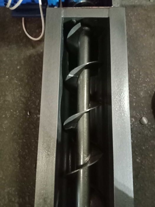 Шнековий погрузчик (навантажувач, зернометатель, конвейєр) зерна, соі