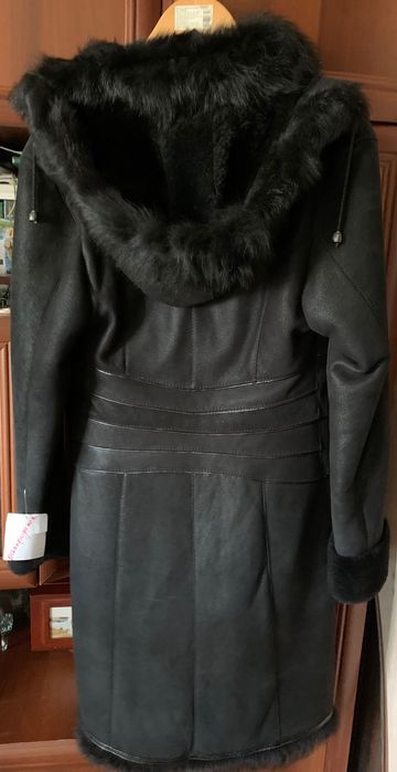 Продам новую дубленку с натуральным мехом