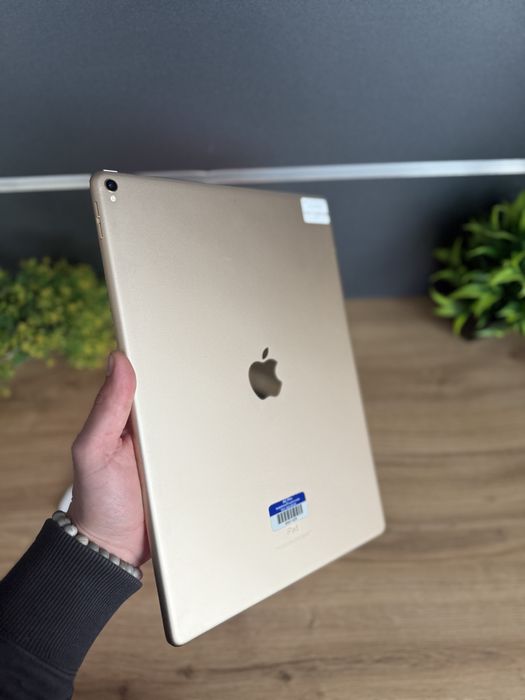 Apple Ipad Pro 2 Gen 12.9 256 GB Wifi   120 GHZ !