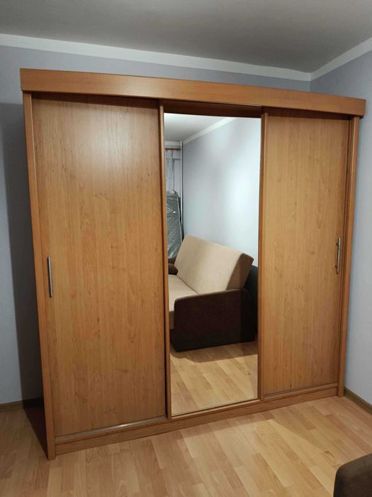 Używana szafa oddam za darmo (zarezerwowana)