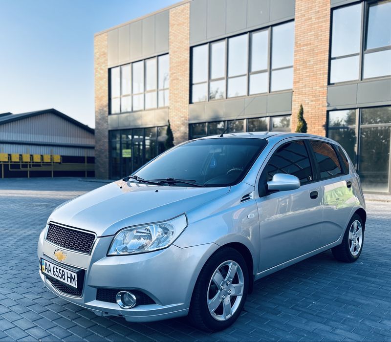 Шевроле Авео Автомат, хороший стан.