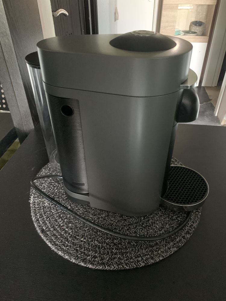Máquina de café em cápsulas Nespresso Vertuo Plus Titan D