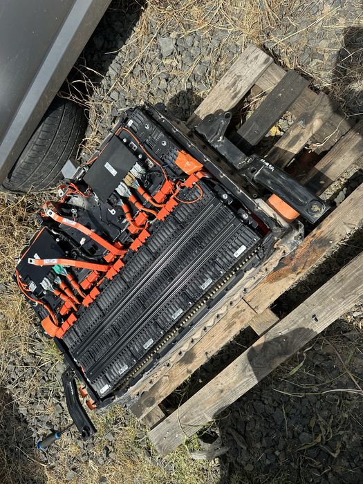 Батарея в розборі як верхня так і нижня cm5z10b759tarm Electric Focus