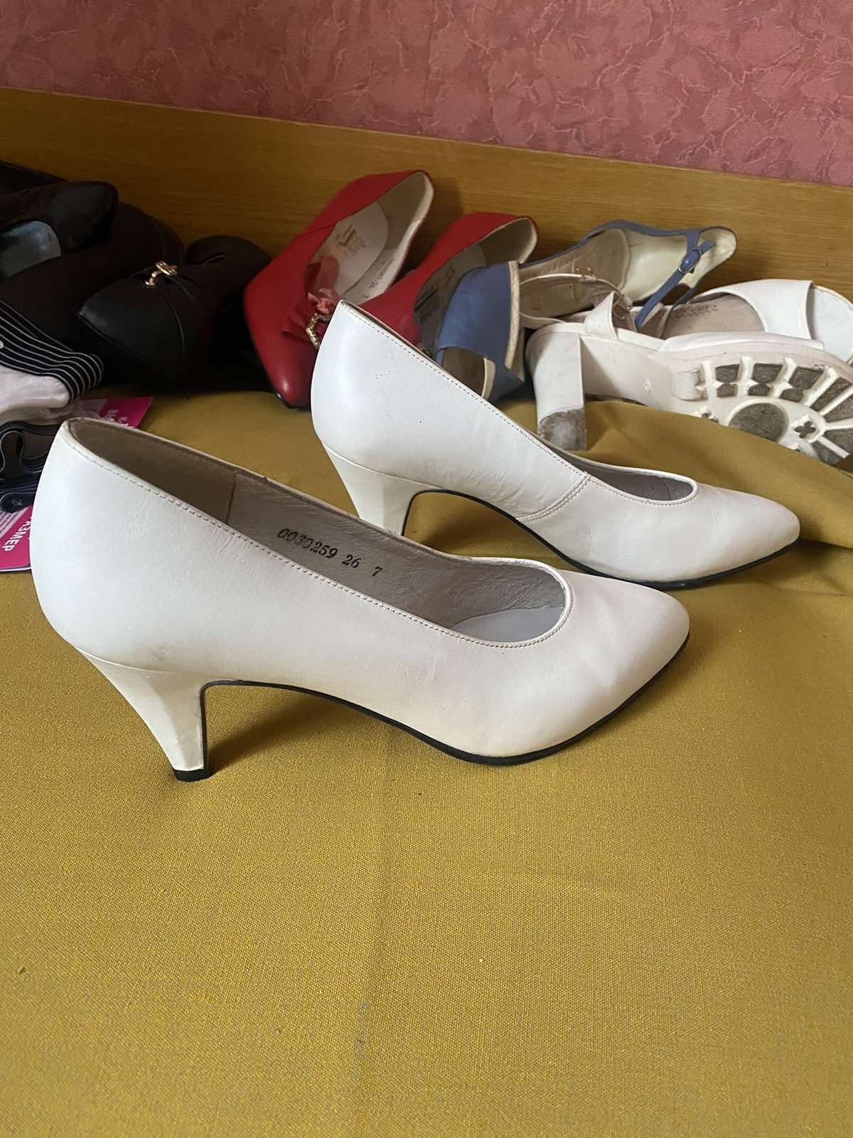 Туфлі жіночі білі