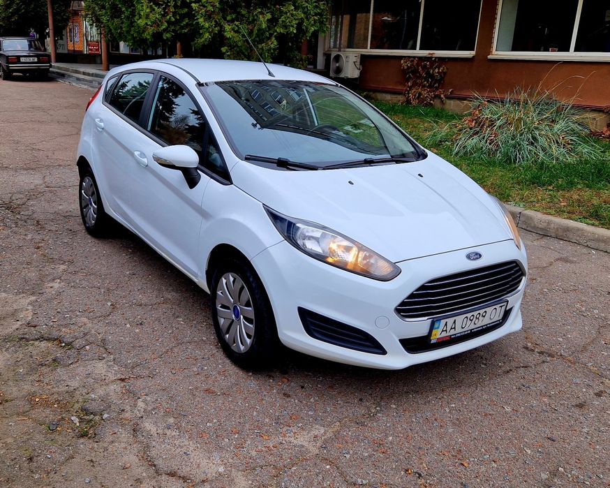 Автомобіль в гарному стані.