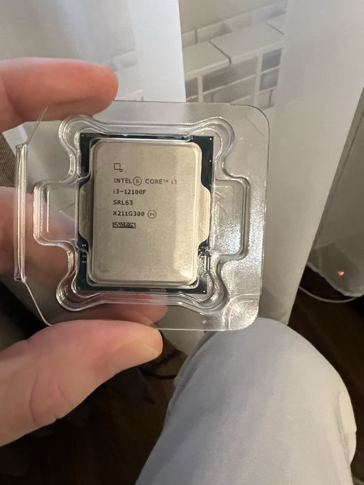 Процесор intel core i3 12100f