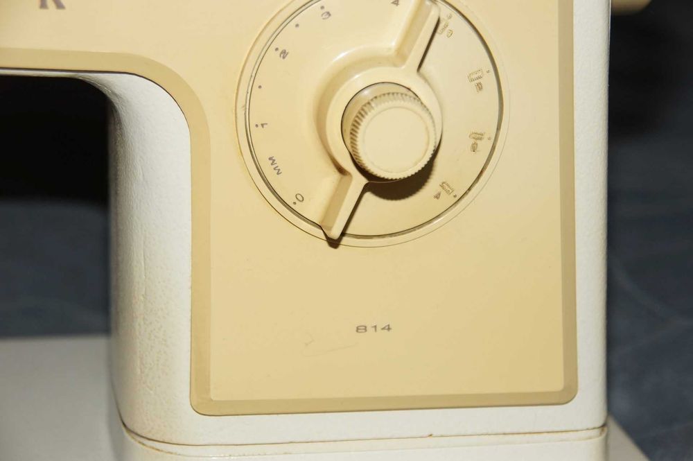 Maszyna do szycia Singer 814 Made in Poland z akcesoriami