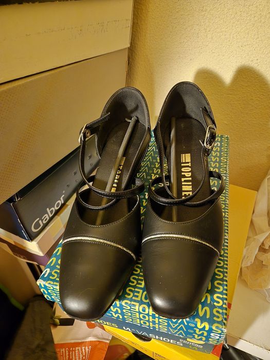 Vende-se calçado de senhora