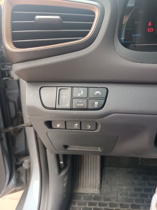 Hyundai Ioniq 28 кВ 12400$