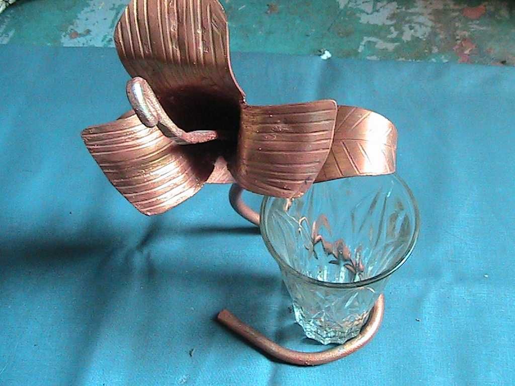 Цветок кованый металл и ваза СССР, Старинные ключи набором. Панно СССР