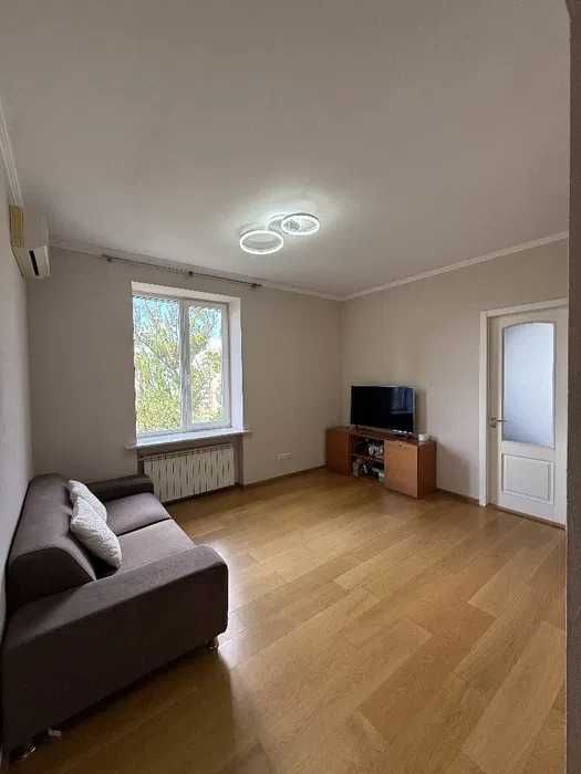 Продам трехкомнатную с ремонтом 77м2 район Госпром Центр 88666