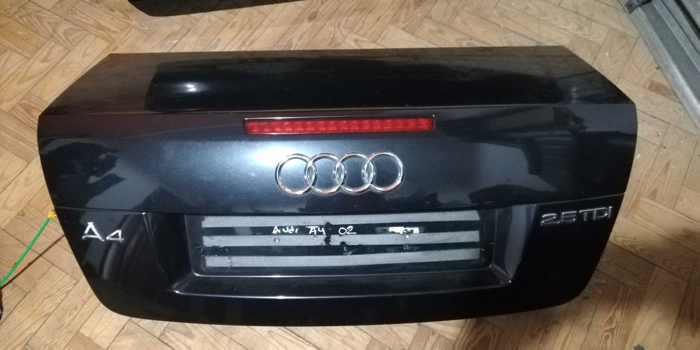 Tampa de mala traseira Audi A4 2003