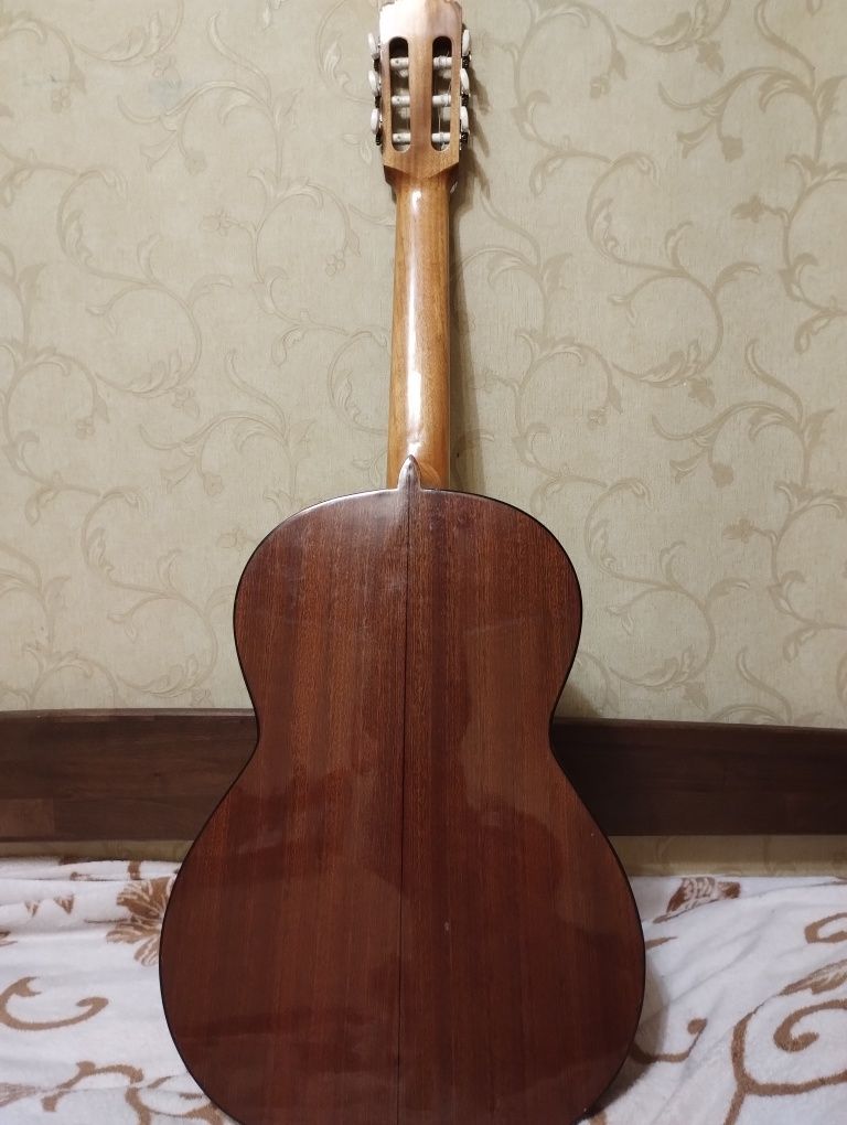 Гитара классическая испанская массив кедра 4/4  joan cashimira model 2