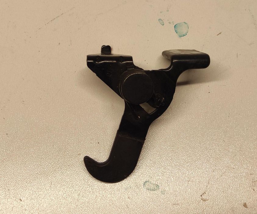 RYGIEL ZAMEK ZACZEP HAK MASKI POKRYWY KIA SPORTAGE IV 15-21