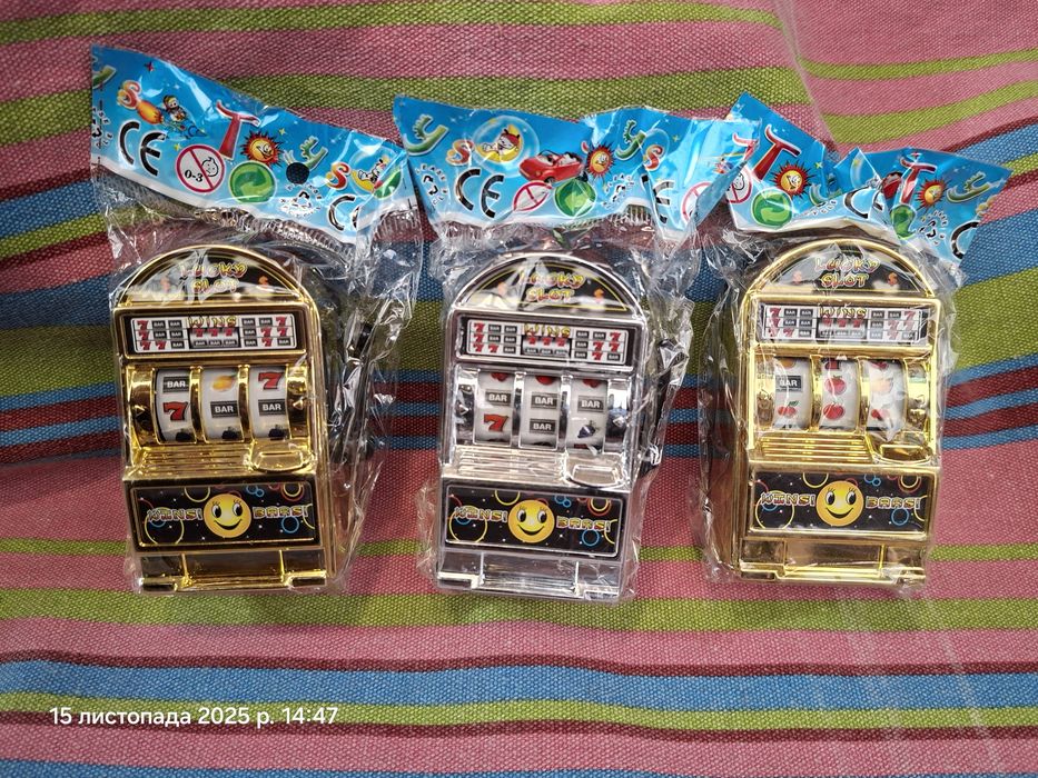 Казино брелок игровой автомат игрушки золотой серебристый casino