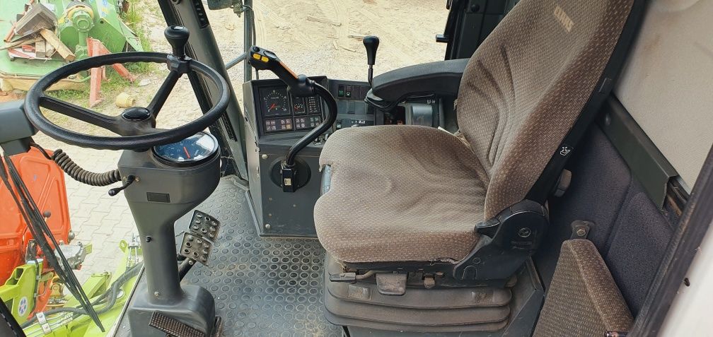 Claas Medion 330 r2006 4x4 Sieczkarnia skladany heder Dominator Umowa