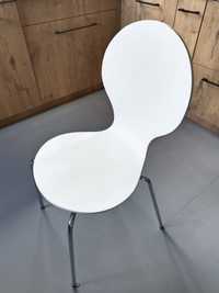 Białe krzesło kuchenne biurowe