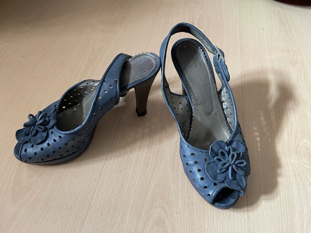 Sapatos/Sandalias novos e com pouco uso