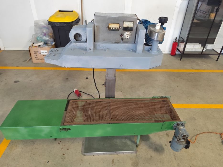 Máquina de embalar sacos mais tapete rolante