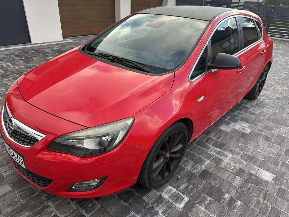 Opel Astra Opel Astra J 1.6 benzyna 2010r. OKAZJA / PEREŁKA