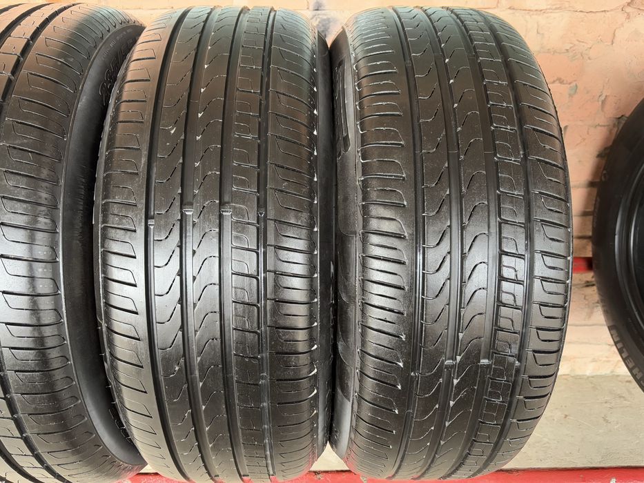 Комплект літніх шин 235/55R19 Pirelli