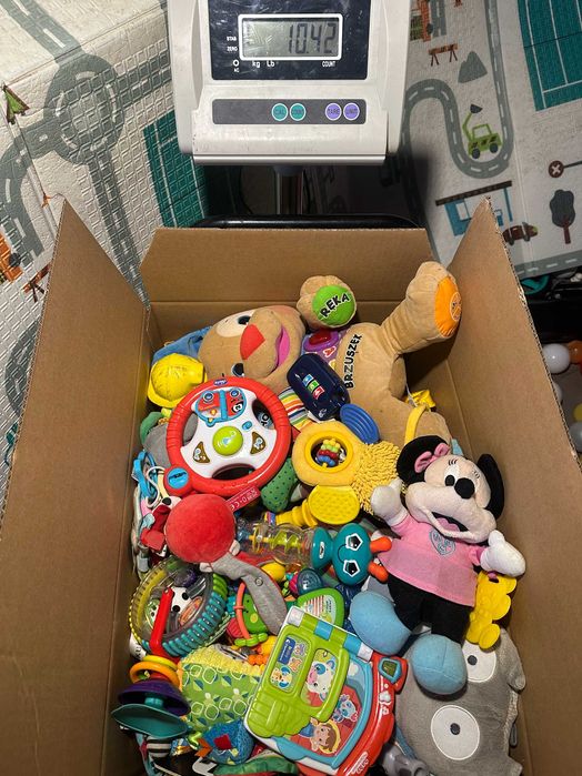 10,42kg zabawek używanych dla dzieci do 3 lat, paczkomat