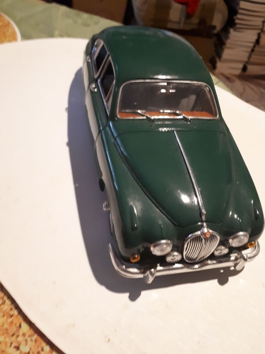 Model Kolekcjonerski Samochodu Jaguar Mark II skala 1 18 Maisto