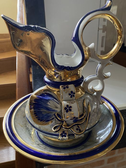 Adorno conforme foto