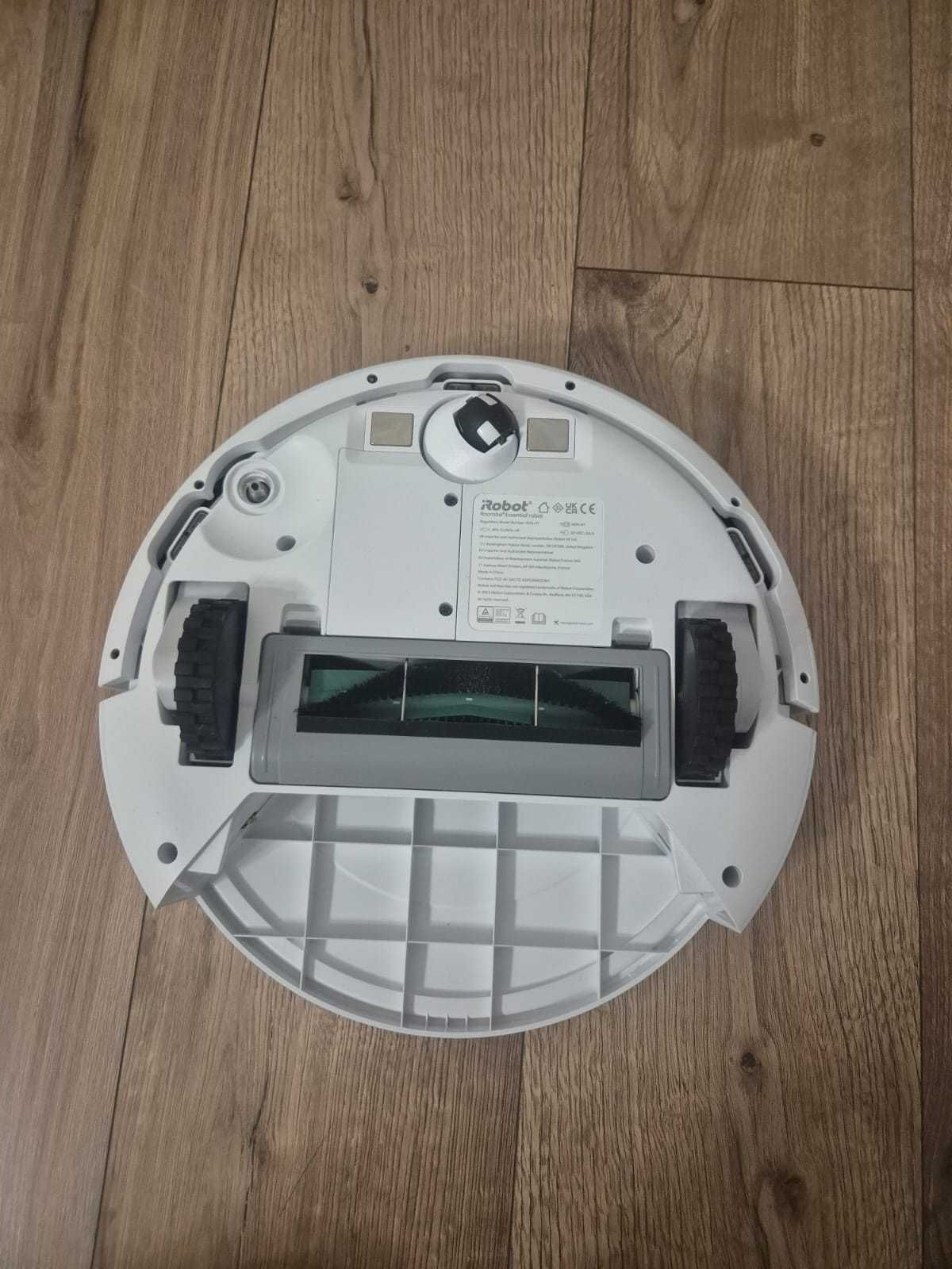Robot sprzątający IROBOT Roomba Combo Essential Y011240 Biały