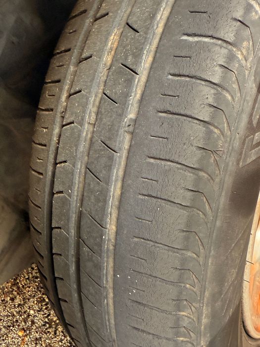 Nissan Almera carro em bom estado