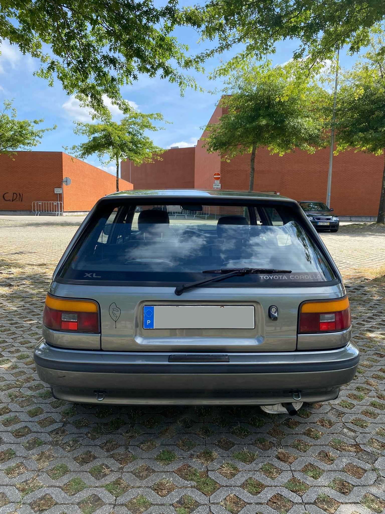 Toyota Corolla 1.3 E90 Hatchback (1992)