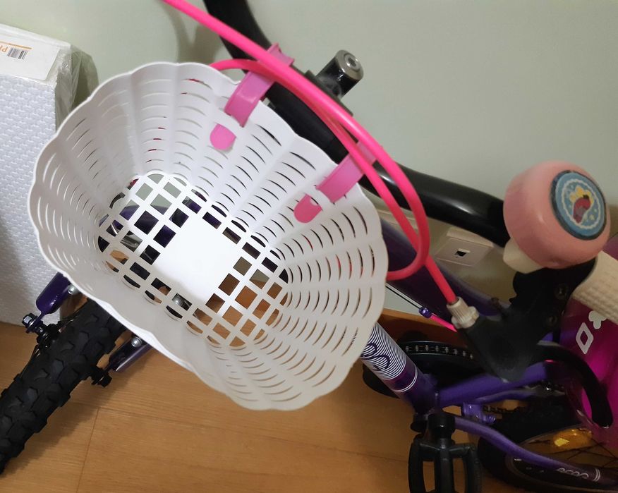 Bicicleta Berg Charm 20" + Capacete + Rodinhas