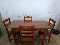 Conjunto mesa extensível e cadeiras em cerejeira