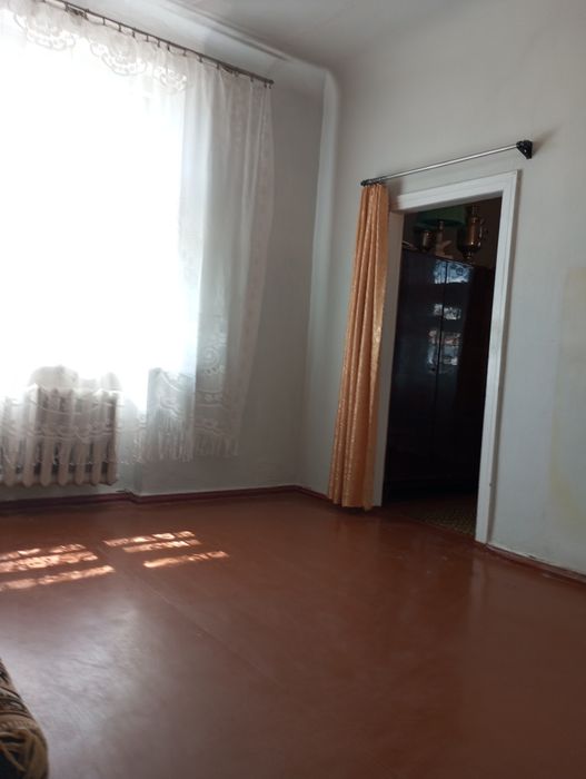 Центрі Піонера,червона лінія,продаж 2 кімнатної квартири,Сталінка.