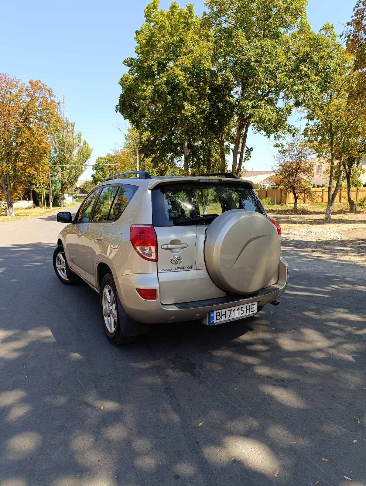 Продам toyota RAV4 автомат