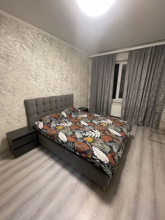 Сдам посуточно без комисссии классную квартиру Таирова Небесной Сотни