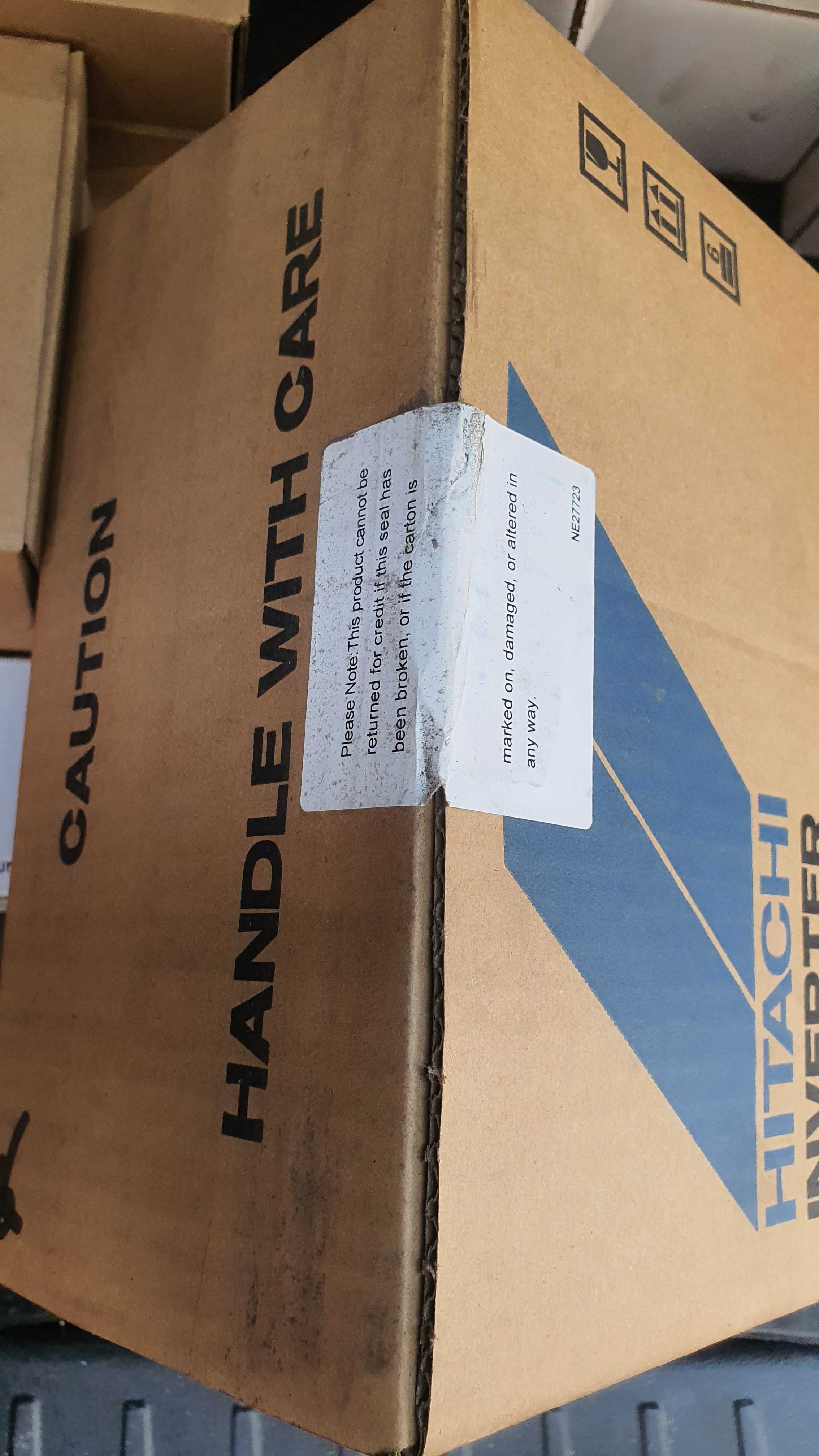 Falownik HITACHI NES1-015SBE  Nowy w pudełku.