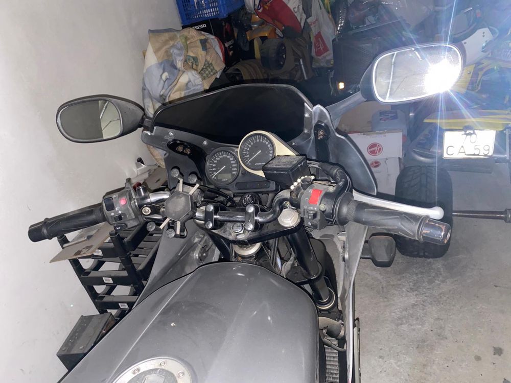 Vendo mota em otimo estado