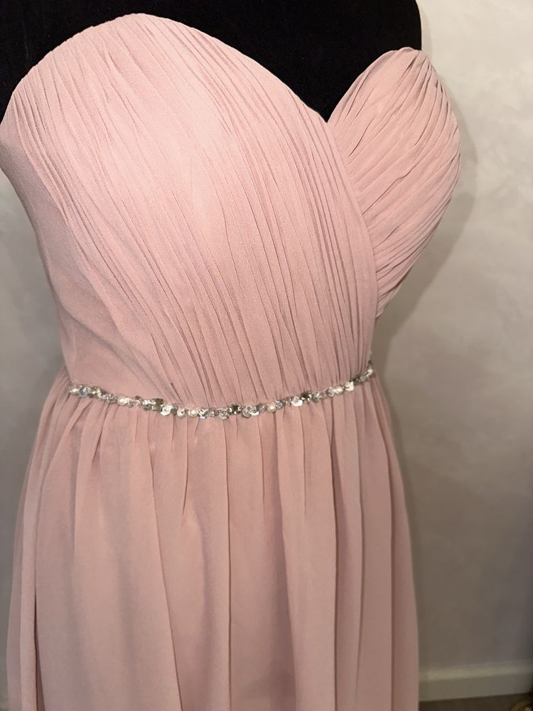 Вишукана рожева сукня / плаття
