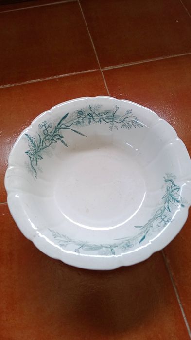 Conjunto de lavatório antigo