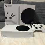 Konsola Xbox series S + 2 pady